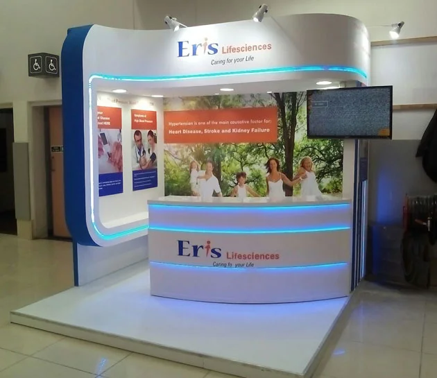Airport retail kiosk designed and built by Accord Exhibit
